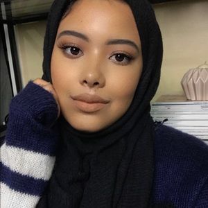 Meet your Posher, Ayesha